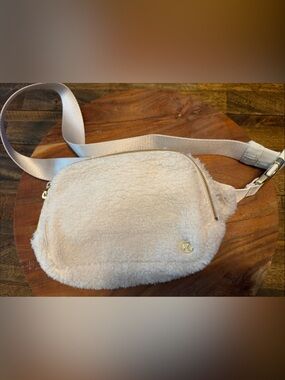 Lululemon Everywhere Belt Bag Plush Cream Crossbody Sling Bag with Gold Accents
